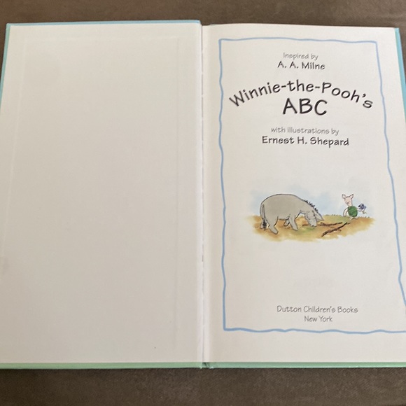 Winnie the Pooh ABC book - Picture 3 of 4